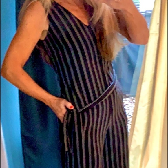 ⭐️MaxStudio,Instantly Slimming V-Neck Pantsuit,Firm Price,Adorable MSRP $130 - Picture 8 of 9